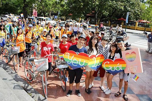 Sự kỳ thị với những người LGBT giảm rõ rệt